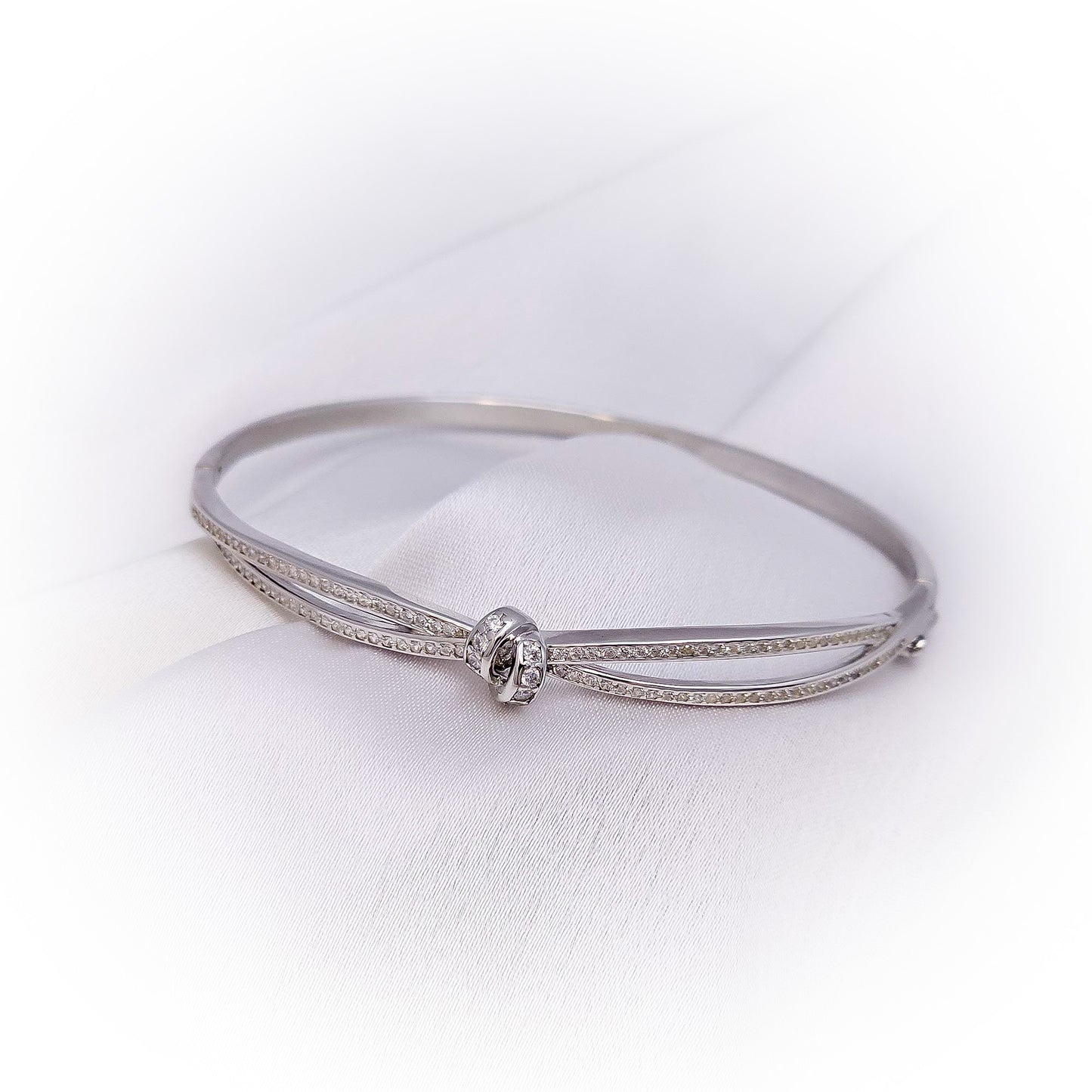 Silver Bangle B076