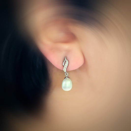 Natural Pearl Earrings E033-W (White)