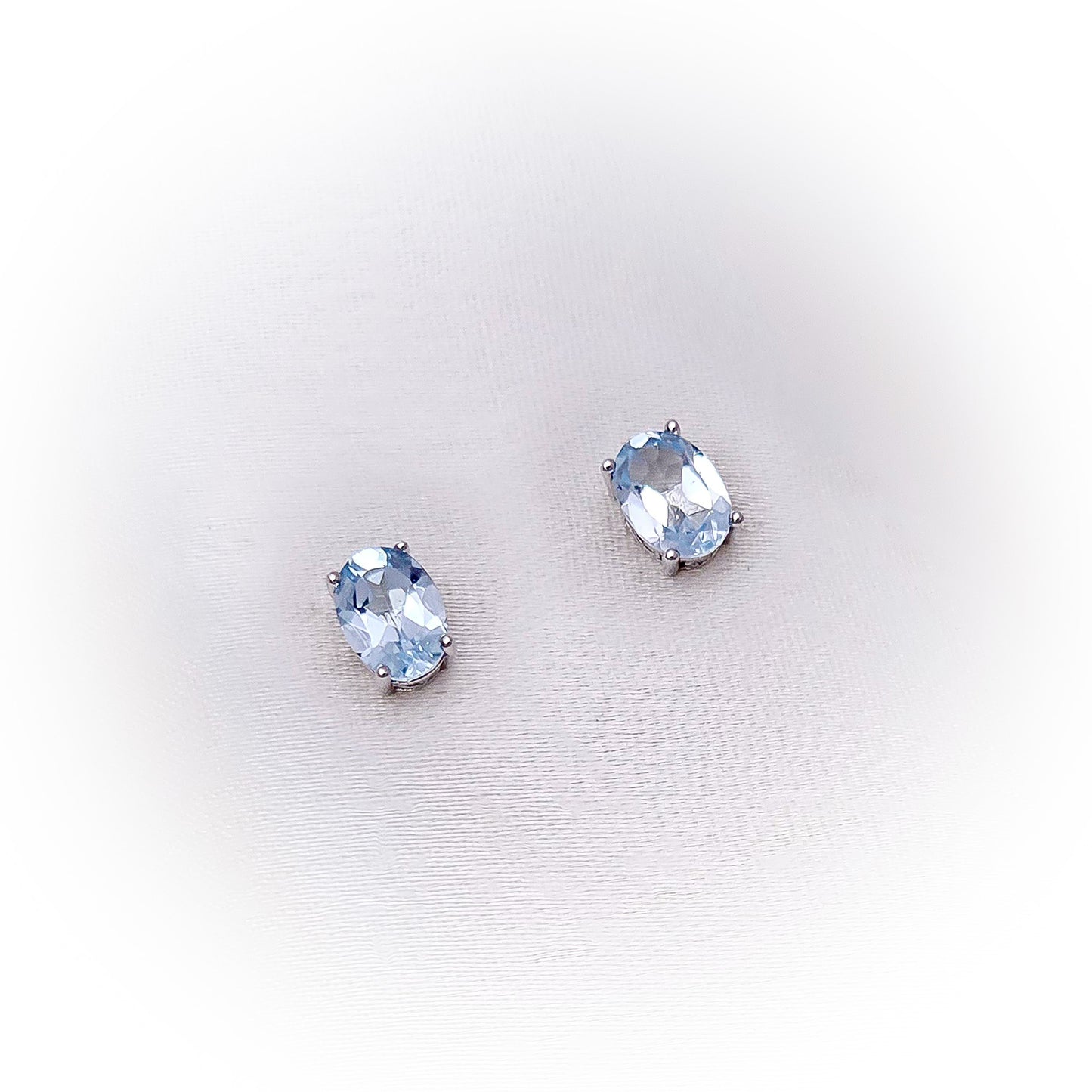 Silver Earrings E036 (Natural Topaz)