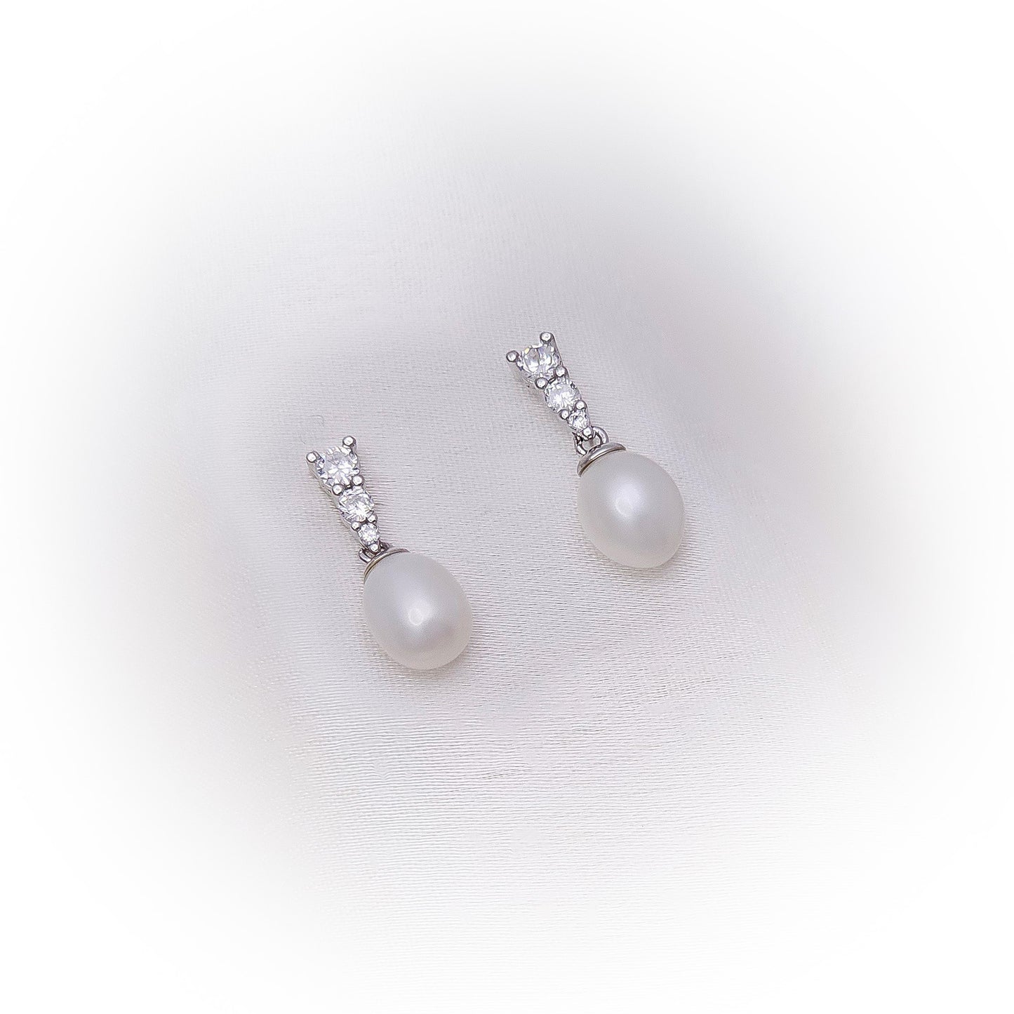 Natural Pearl Earrings E111 (White)