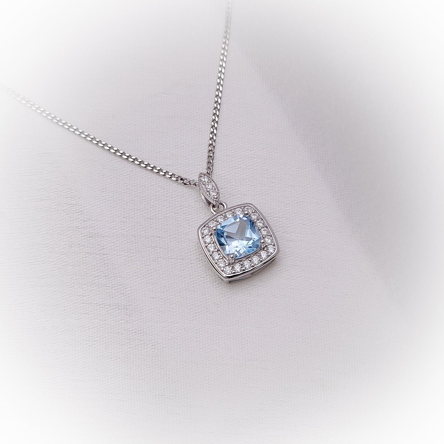 Silver Necklace N108 (Natural Topaz)