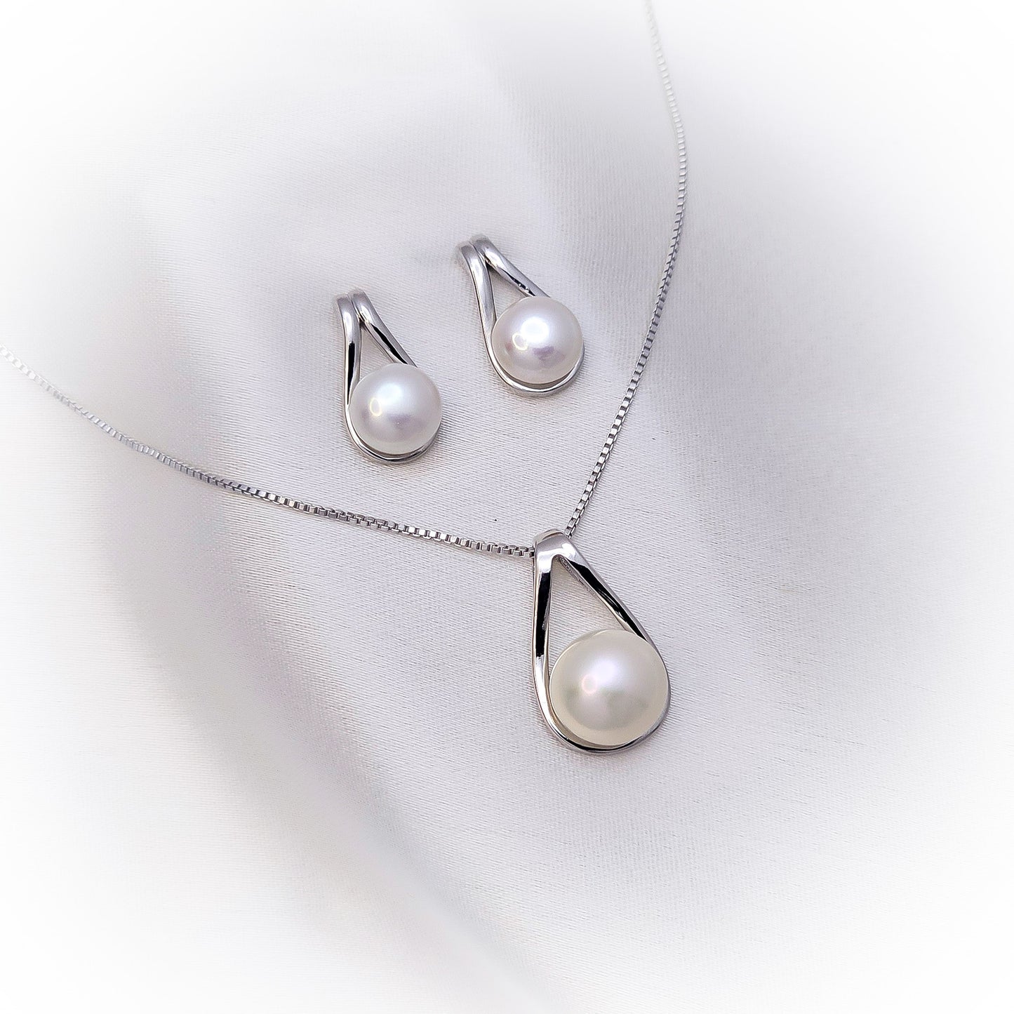 Natural Pearl Set N161-W & E109-W