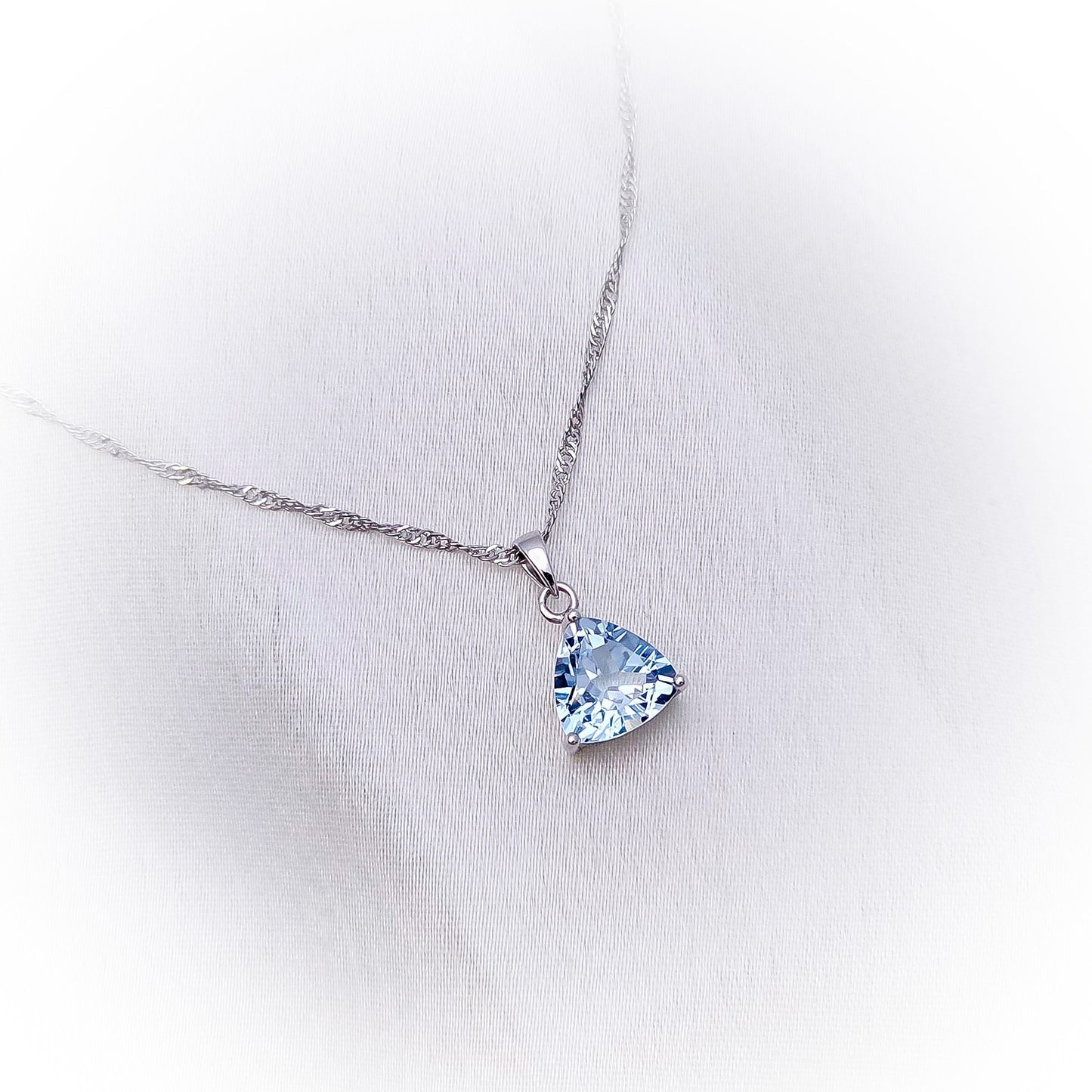 Silver Necklace N166 (Natural Topaz)