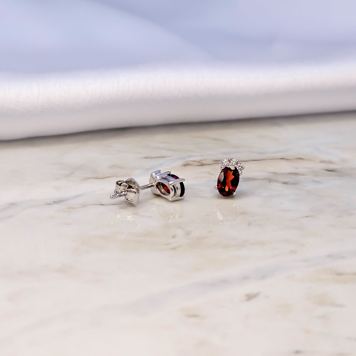 Silver Earrings E076 (Natural Garnet)