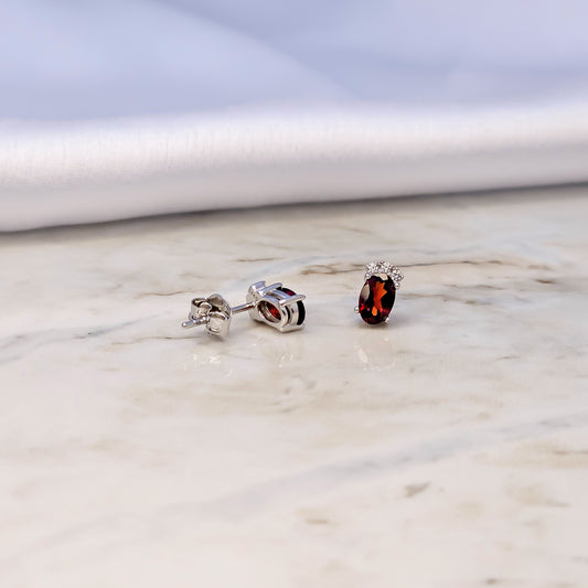Silver Earrings E076 (Natural Garnet)