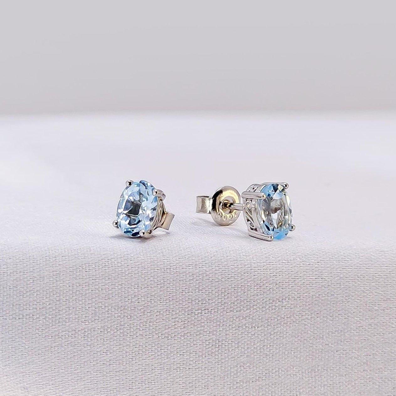 Silver Earrings E036 (Natural Topaz)