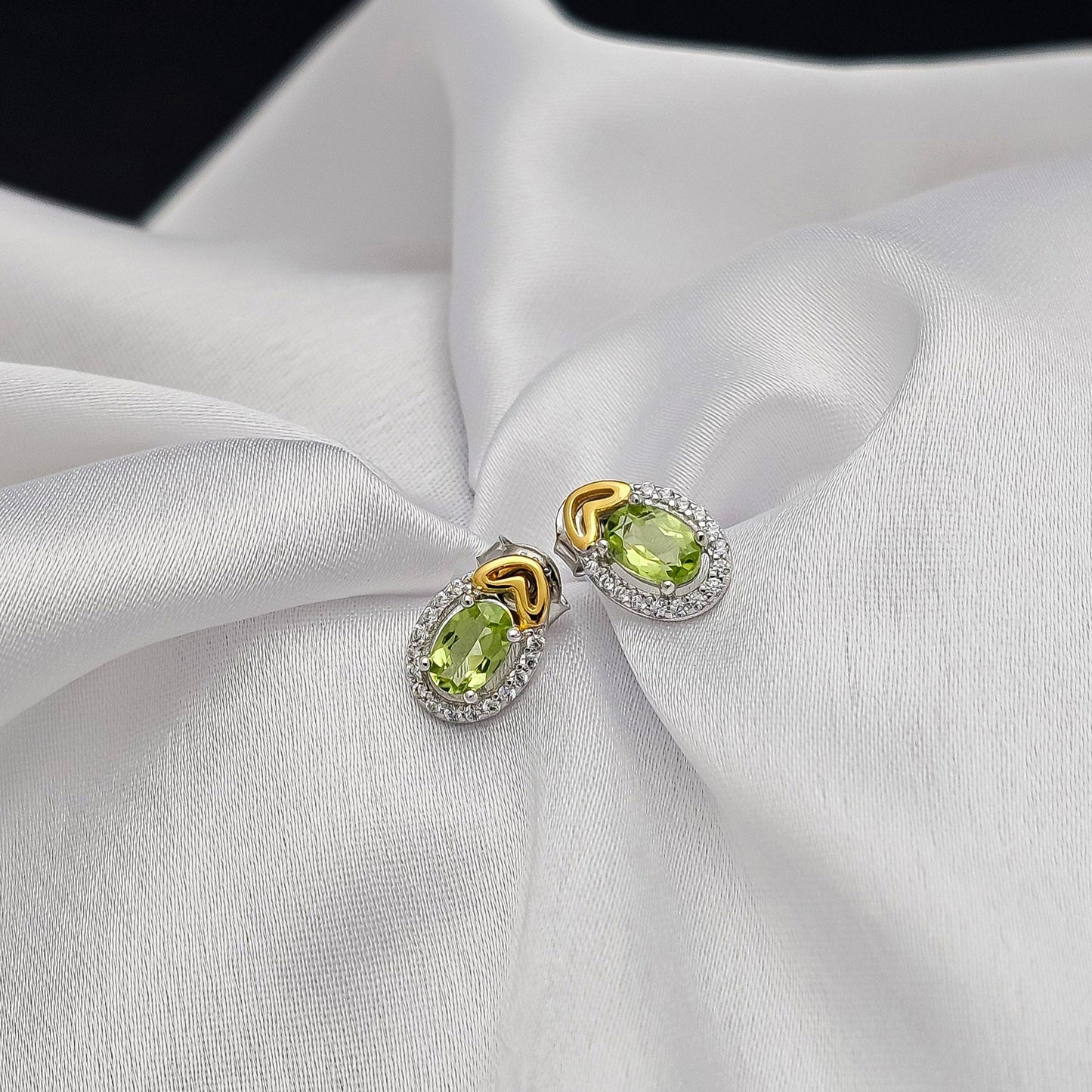 Silver Earrings E060 (Natural Peridot)