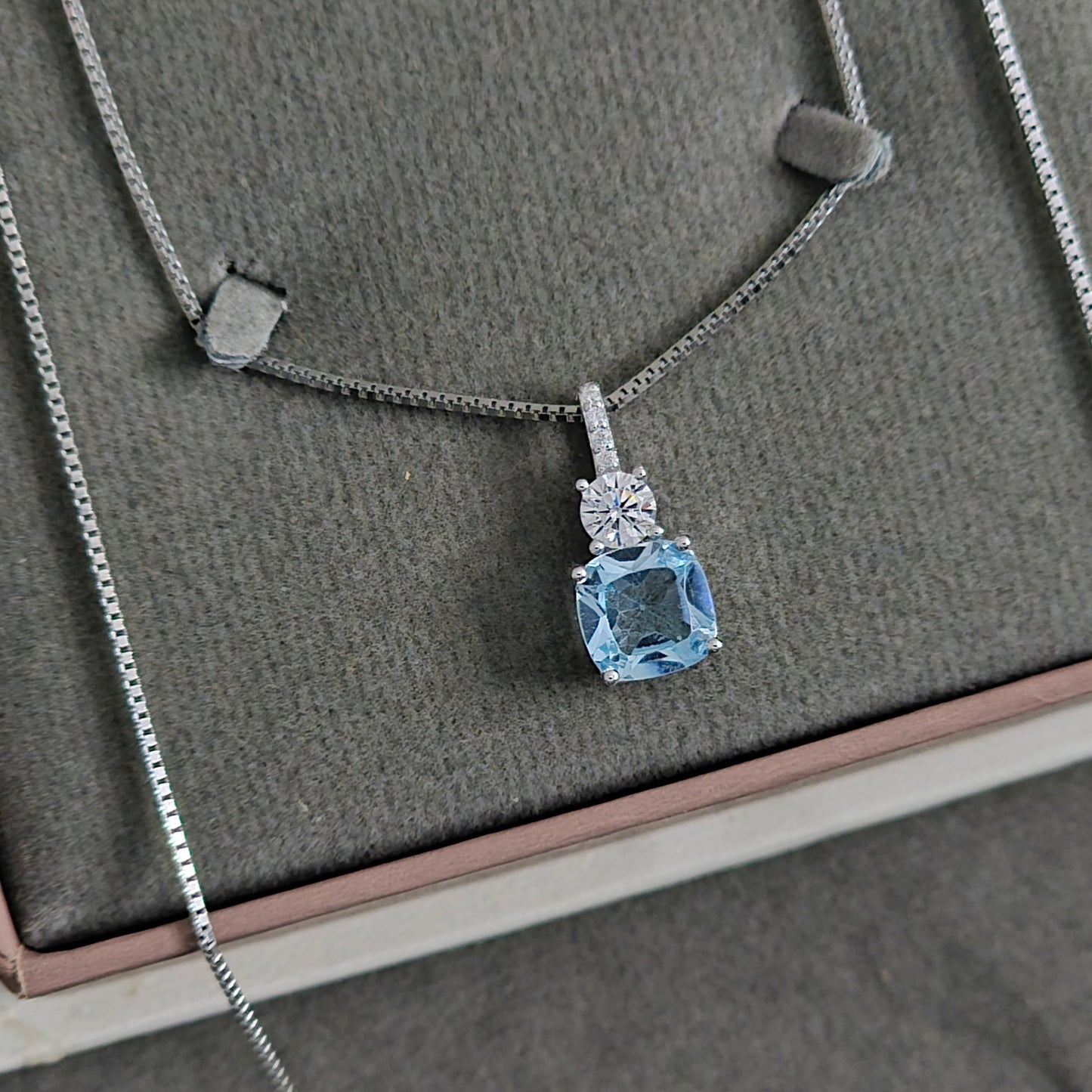 Silver Necklace N220 (Natural Topaz)