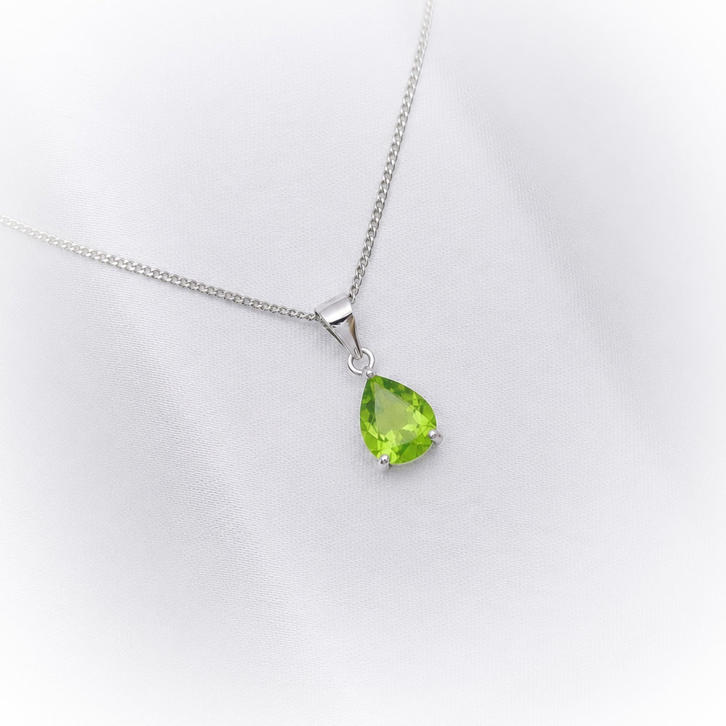 Silver Necklace N221 (Natural Peridot)