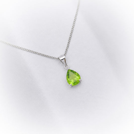 Silver Necklace N221 (Natural Peridot)