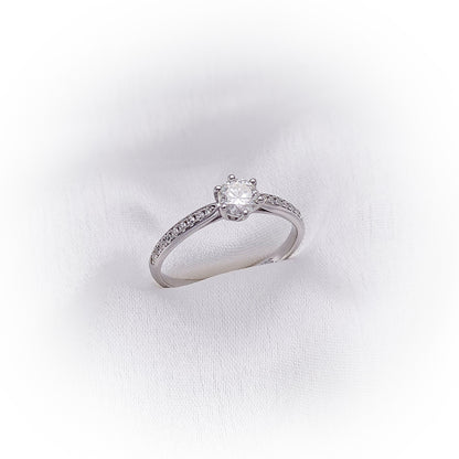 Silver Ring R076 (Moissanite)