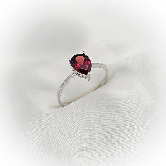 Silver Ring R103 (Natural Garnet)