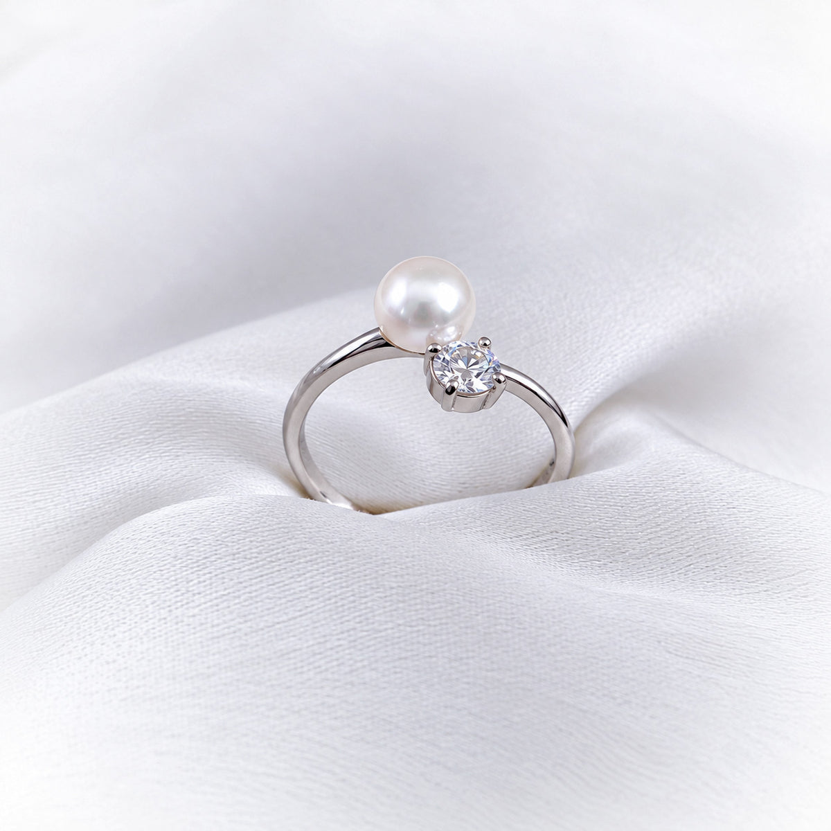 Silver Ring R105 (Moissanite & Pearl)