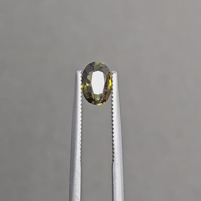 Natural Greenish Yellow Chrysoberyl (G1013)