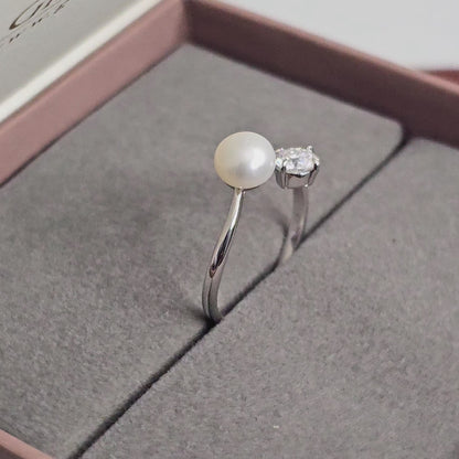 Silver Ring R105 (Moissanite & Pearl)
