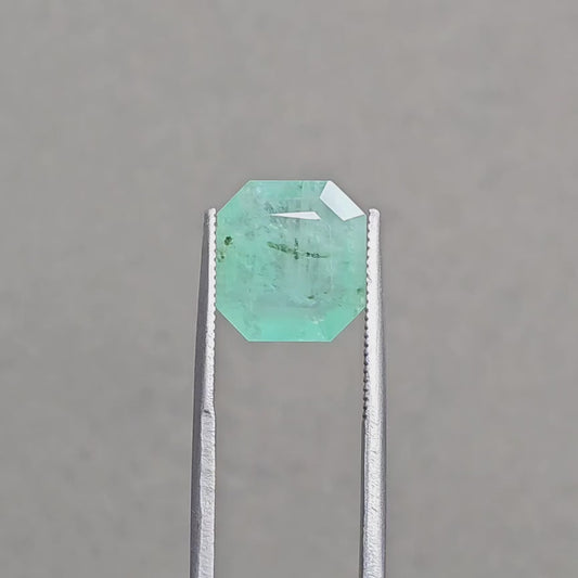 Natural Emerald (G1002)